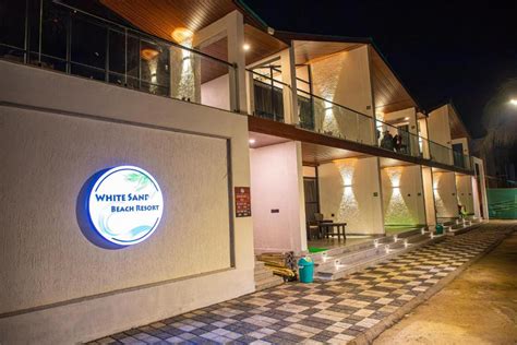 best hotels in shrivardhan.